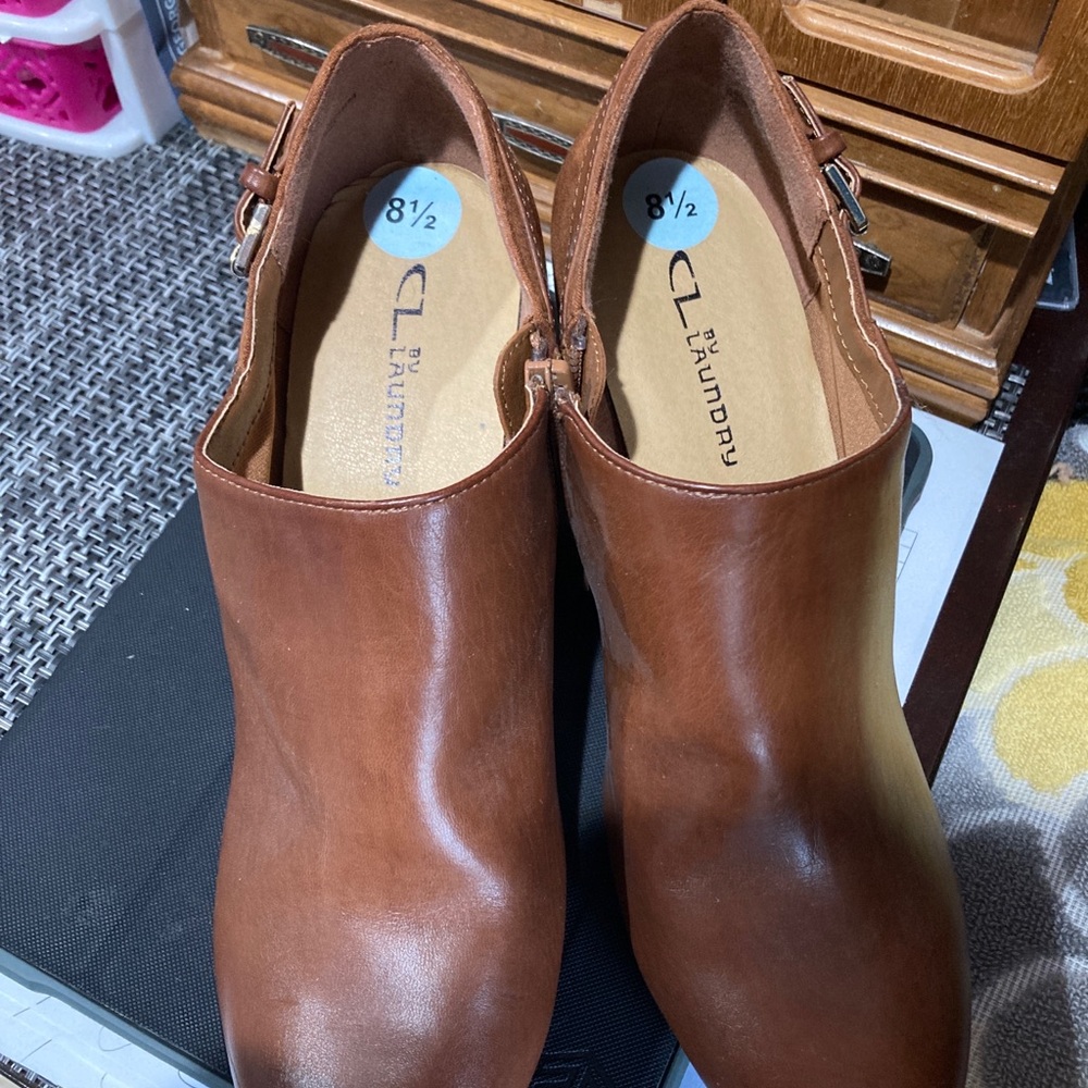 Ankle booties